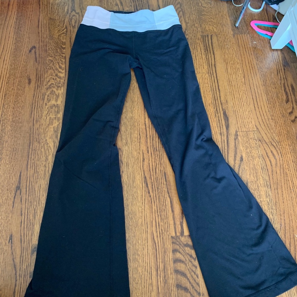Lululemon Yoga Pants with Colored Waist Band
